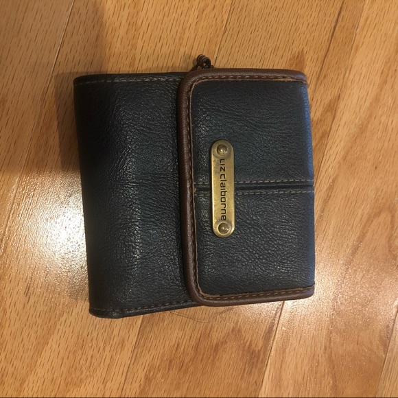 Liz Claiborne Handbags - Liz Claiborne wallet